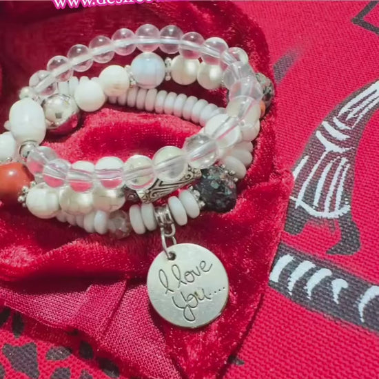  beaded bracelet featuring white howlite, clear quartz, and silver accents, with an “I Love You” charm Perfect for Valentine’s Day or a heartfelt gift.